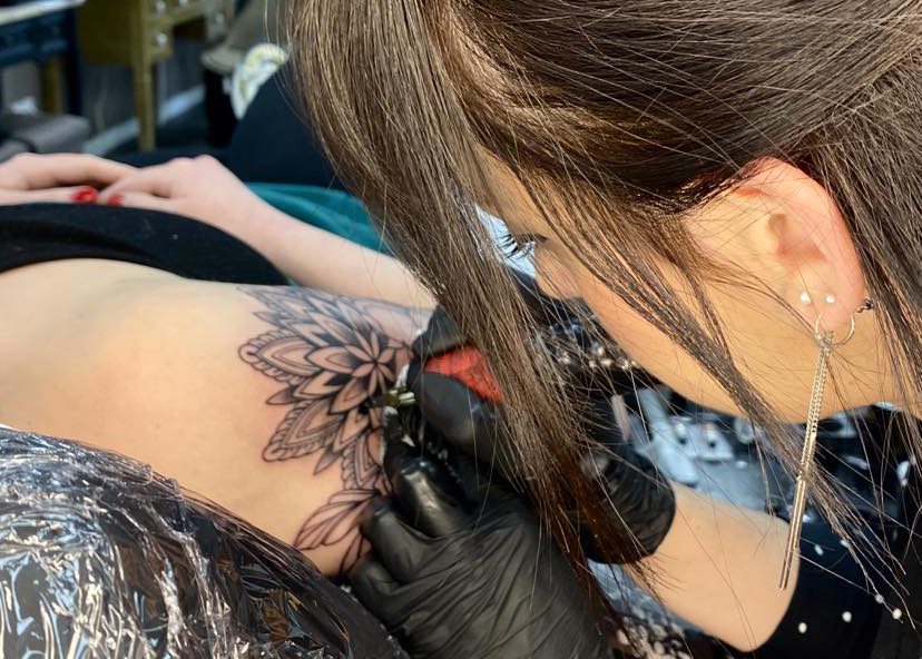 séance-de-tatouage-lyon-illustration-article-blog-tattoos-devis-tatouage